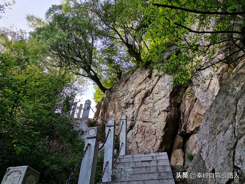 秦岭终南山南五台景区云雾环绕,秦岭终南山南五台景区游览图