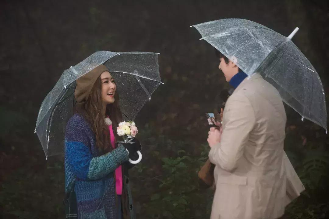 张轩睿和任家萱的日常生活恋爱,任家萱张轩睿甜蜜拥吻