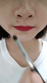 黑眼圈发紫的严重怎么遮瑕,黑眼圈遮瑕的小技巧