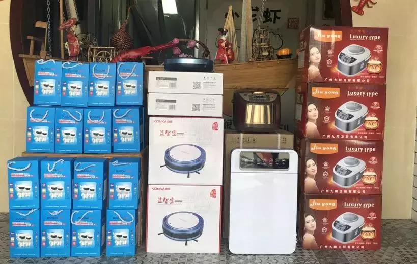 千人涌入二桥头狂欢！苦等365天，随州这个撸虾圣地一夜爆店！