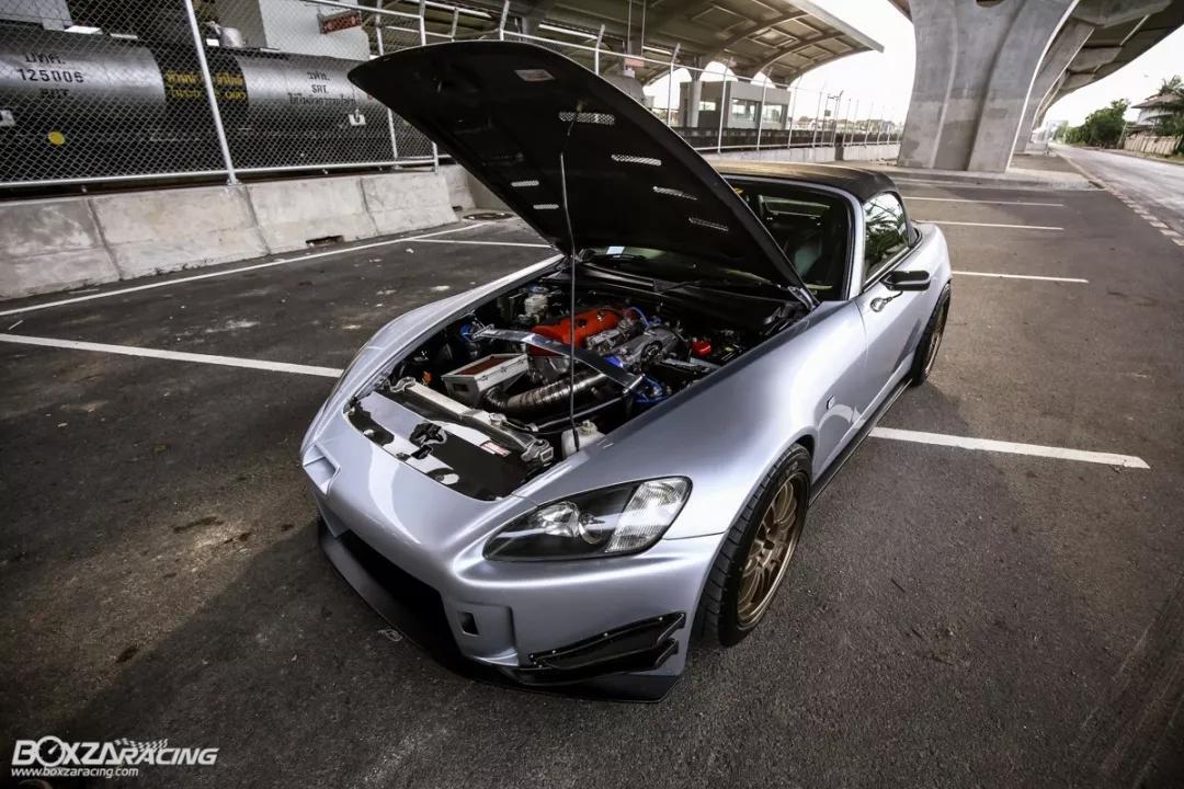 带你走进本田s2000,本田跑车s2000第一视角