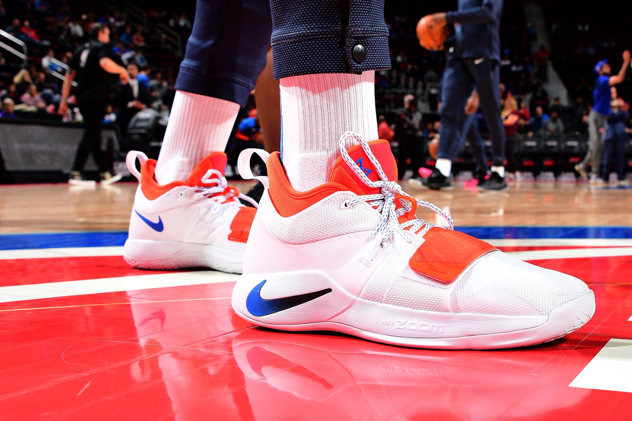 NBA今日球鞋精选:新配色UACurry5来了!库里穿它致敬老爹