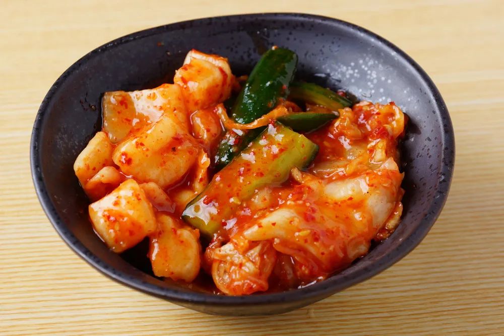 李子柒“泡菜视频”遭韩国网友*攻围**谩骂：中国人全是小偷吗