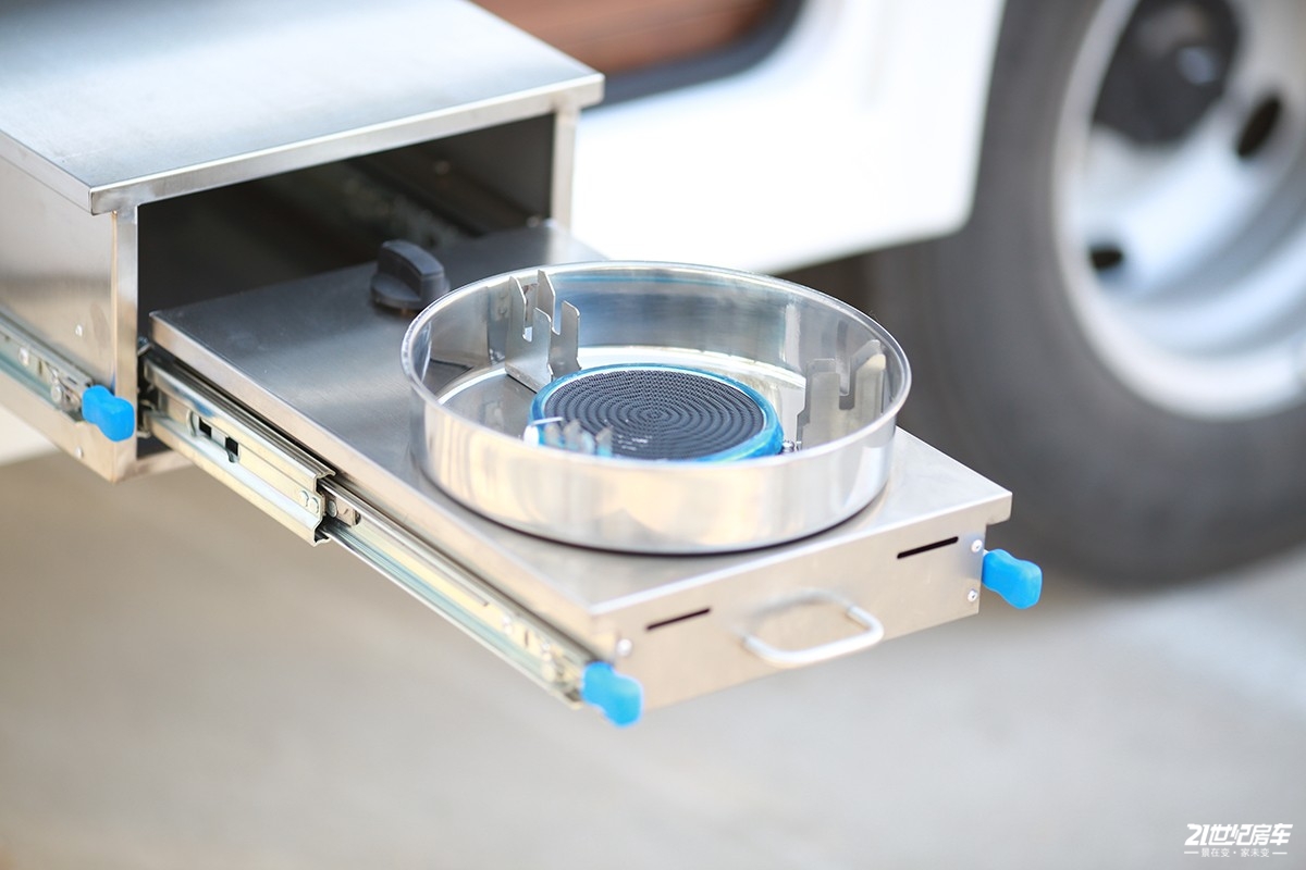 平头轻卡c型房车跃进,详解上汽跃进H500轻卡房车