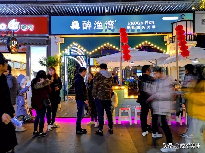 最好吃的美蛙鱼头在哪里,美蛙鱼头火锅的吃法