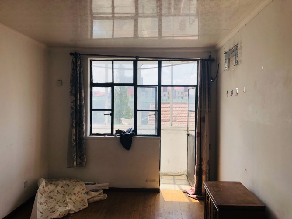 花5万买的老房子翻新改造,夫妻买老房子装修改造