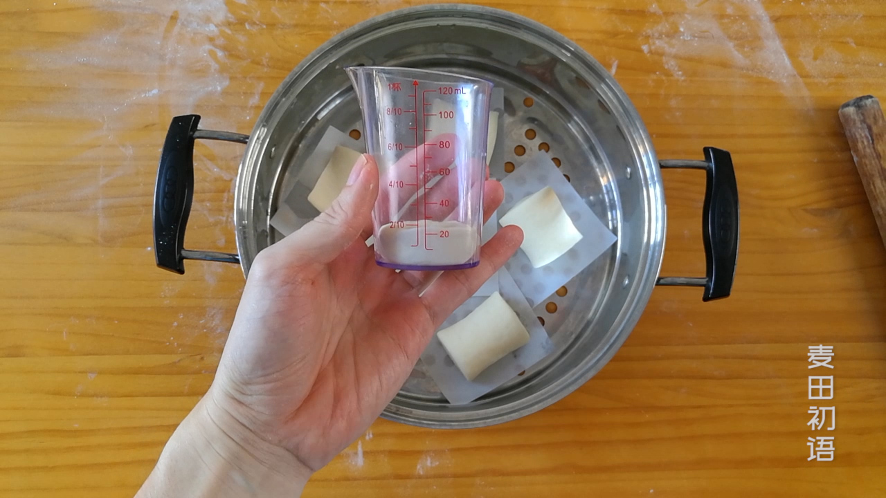 香味十足的奶香馒头，超级松软有弹性，不坑洼不缩皱的秘密都在这