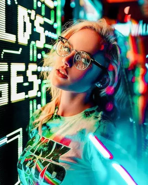 成都这个“国潮风”宝藏地,小长假七天乐,百威啤酒19.9元任性喝