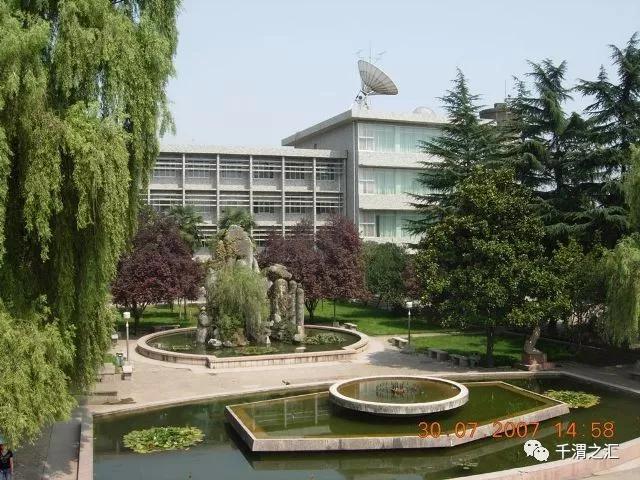 我们的青春在不停的燃烧,我们的青春在集体的回忆里