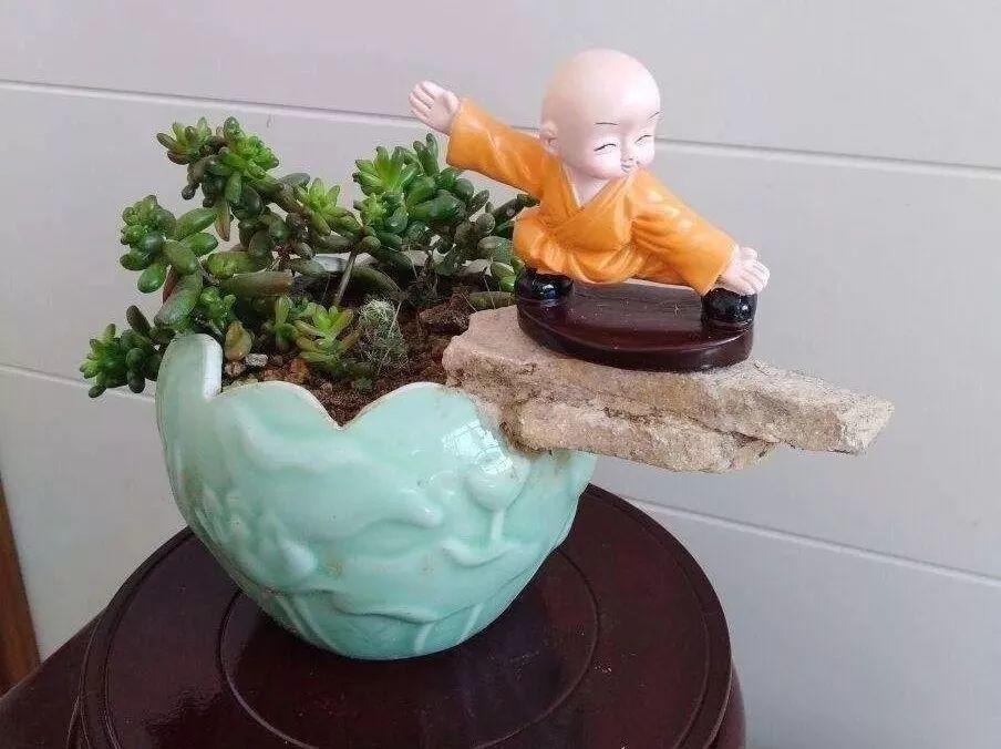 利用酒瓶做花盆的视频,酒瓶切割做花盆不用电动工具打孔