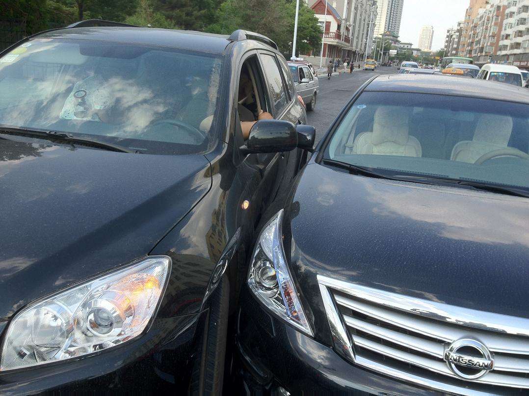 出交通事故对方全责不赔偿怎么办,肇事司机全责但拒不赔偿在哪起诉