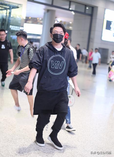 黄渤穿爱马仕工装裤,黄渤在路上的电影