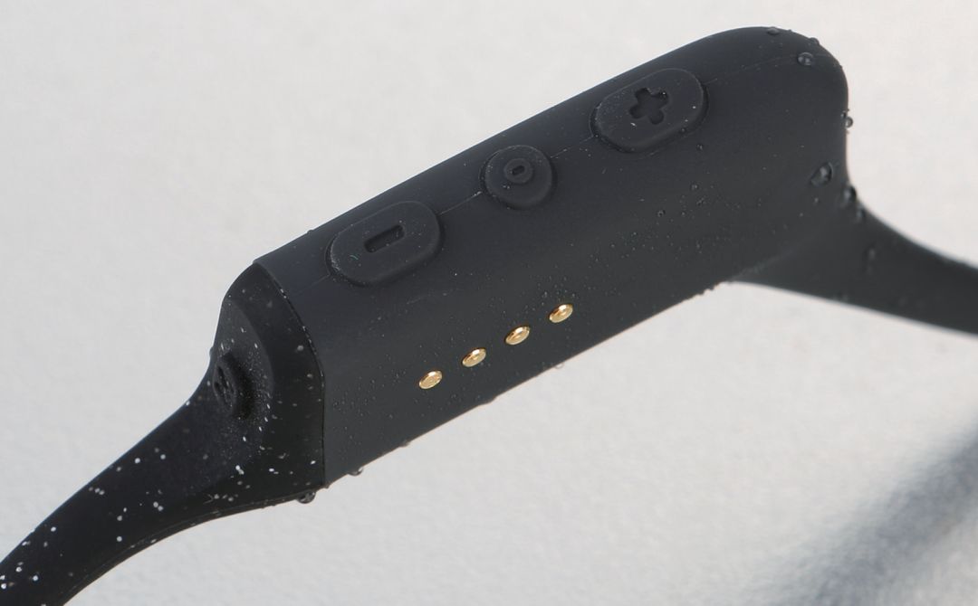 有了它终于能在游泳时听音乐了，还不用塞耳朵里