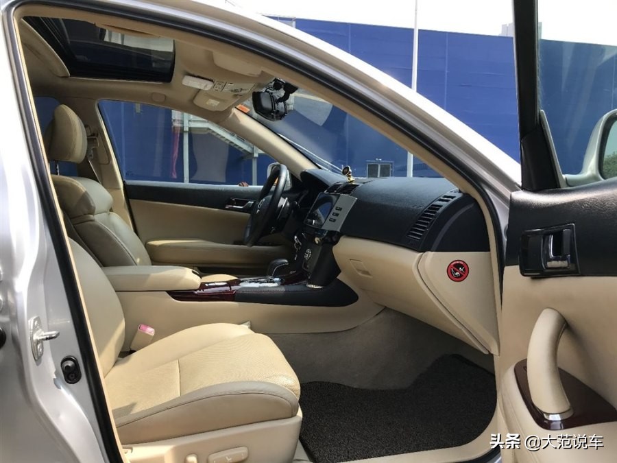 六缸丰田锐志，重拾经典后驱，操控依然得心应手