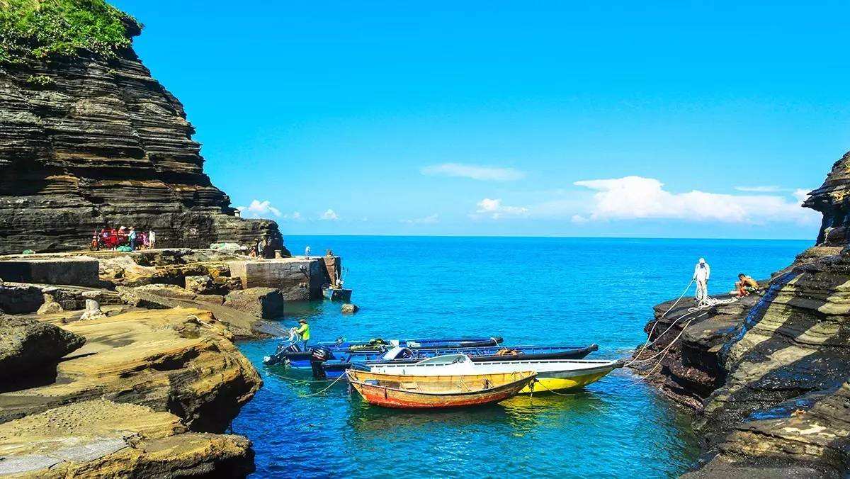 涠洲岛是最年轻的活火山,广西北海涠洲岛火山岩