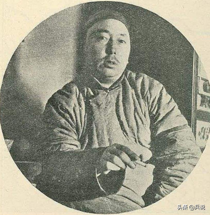 绥远抗战,日军手持*刀军**,逼僧人上阵,出家人只得胡乱放枪