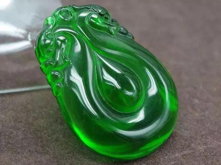 高级珠宝值不值得收藏,为什么很贵的珠宝看起来很廉价