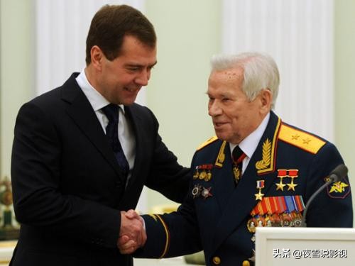 ak47之父卡拉什尼科夫年轻照片,一口气看完ak47之父卡拉什尼科夫