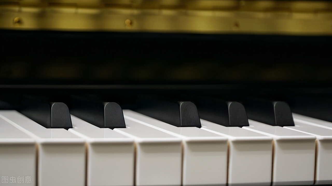 初学钢琴的指法与技巧,钢琴入门指法怎么弹得好一点呢