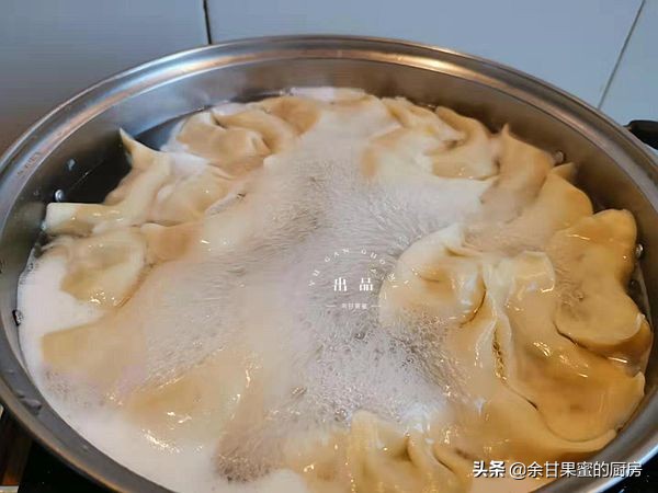 豆角饺子馅炒一下放什么调料好吃,豆角胡萝卜鸡蛋饺子馅怎么做好吃