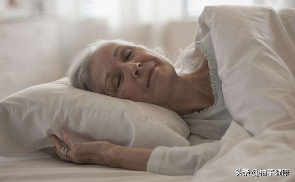 老人总是失眠该怎么办,老人失眠怎么办最有效的方法