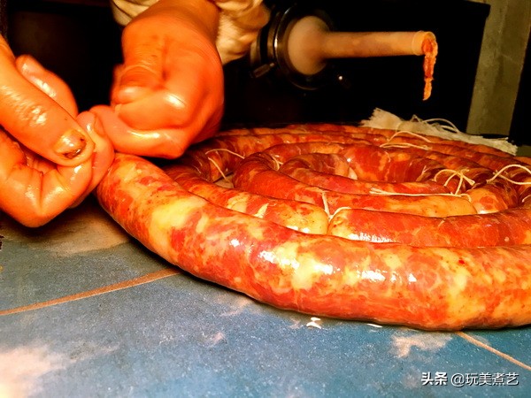 川味香肠，南方人该怎么吃，才不被辣晕了？