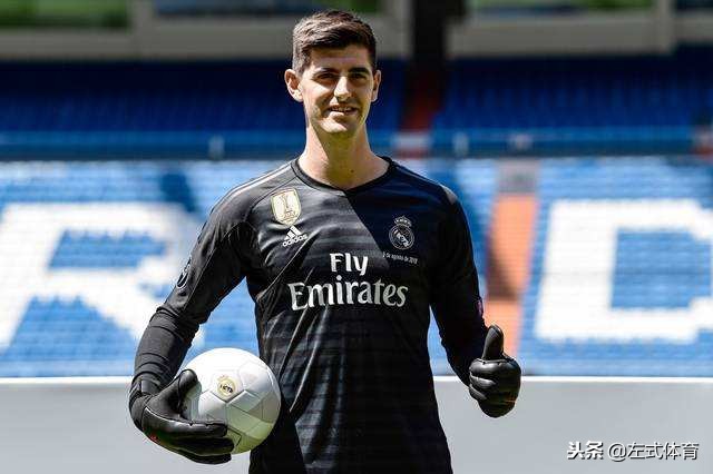 布冯入选历史第二阵容,意大利现役传奇门将布冯