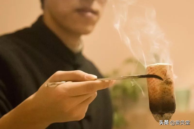 艾灸后出现头疼头晕还可以艾灸吗,熏了艾灸头疼是为什么