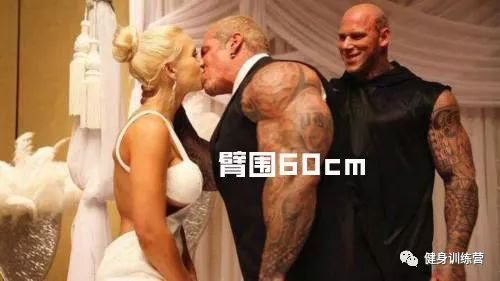 远离类固醇！34岁肌肉*男猛**身材炸裂，却无法让老婆怀孕...