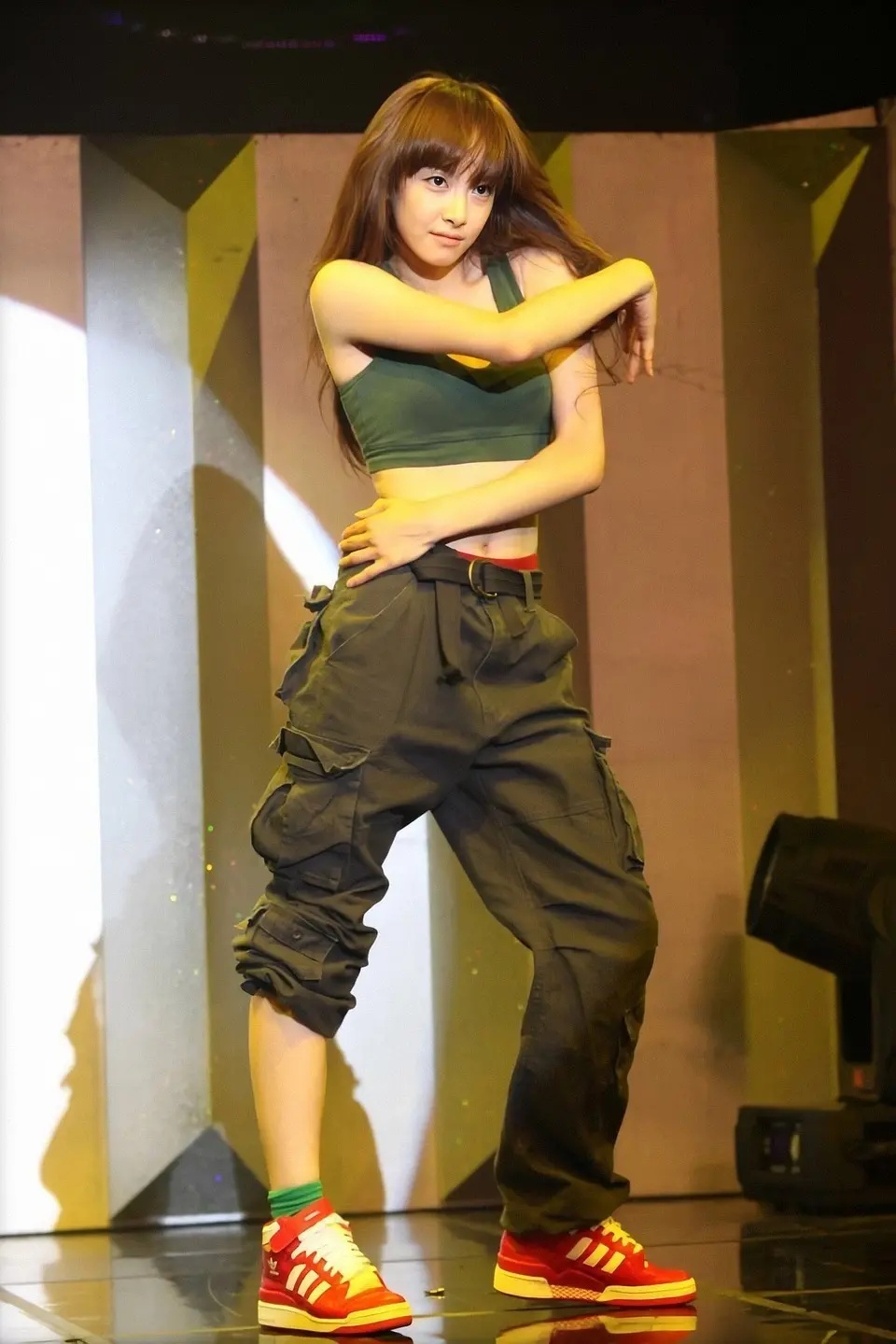 宋茜：你只看到了我台上的光芒，却没看到我在韩务工那8年的心酸