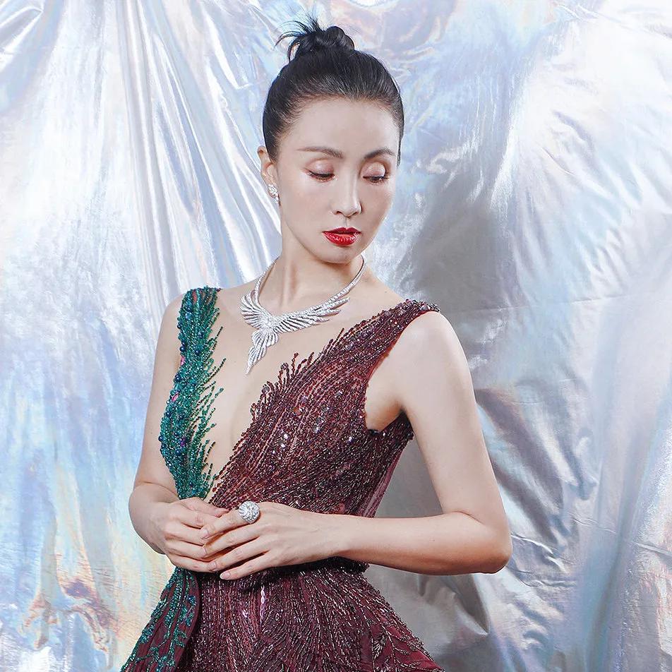 最新明星红毯珠宝,女明星红毯封神造型礼服
