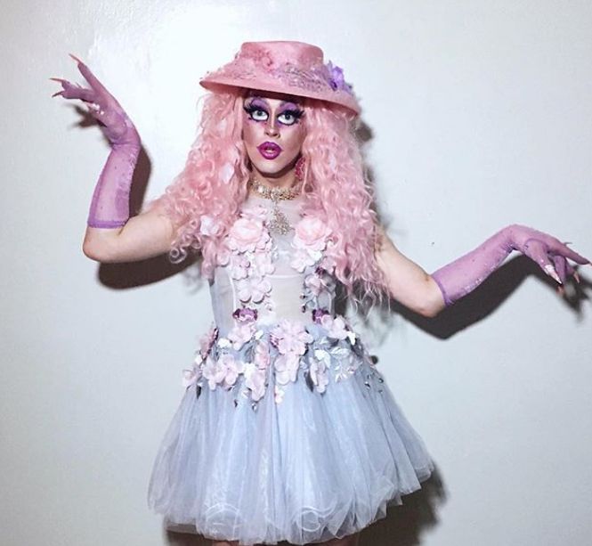 有人看见这篇文章出个可替换甲片的指甲油手套,我绝对第一个下单