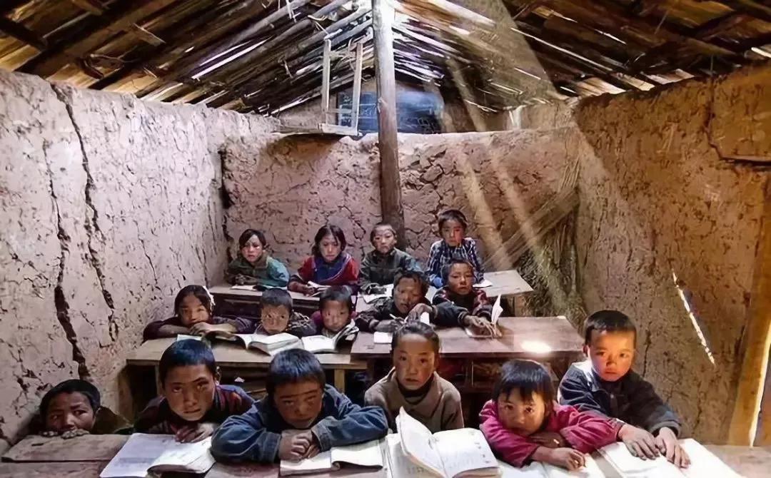 贵州150个学生被开除的事是真的吗,12名大学生一夜之间被开除