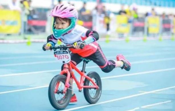 央视曝光网红“毒玩具”，增塑剂超标300倍！孩子几乎人手一个