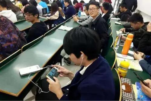 大学可以分期付款买手机吗,大学建议分期买手机吗