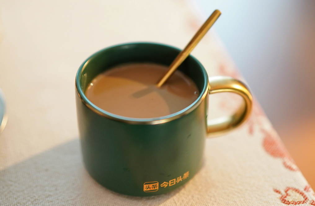 疫情之下网购越南小姑娘咖啡，没想到迅速寄来，看我是怎么冲泡的