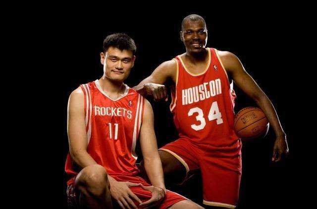 分类评选历史最强中锋!奥尼尔仅一项上榜,球迷:他又该不高兴了