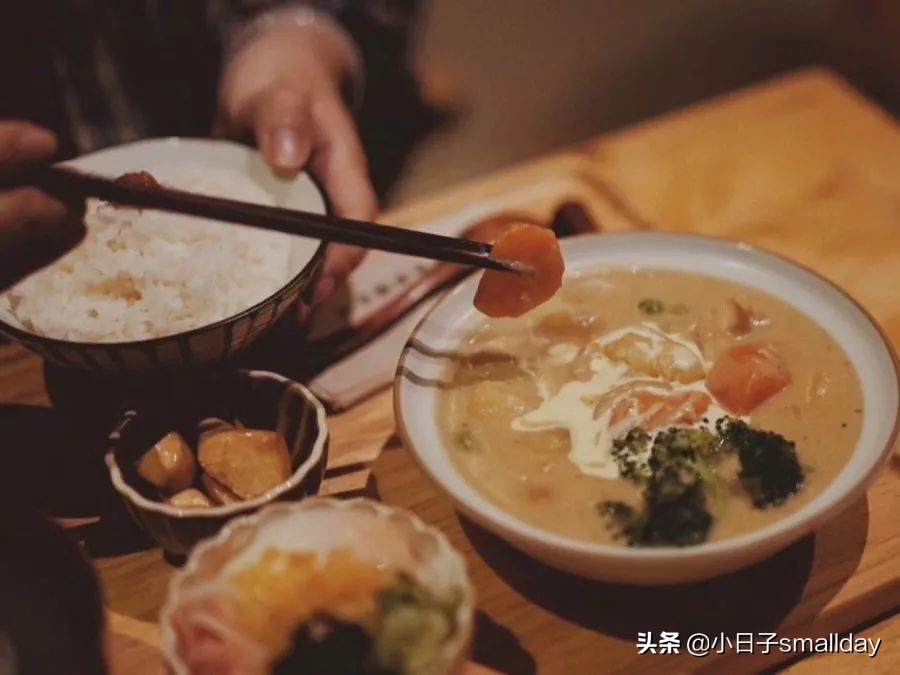 酒吧|坐上逃离人间的微醺列车