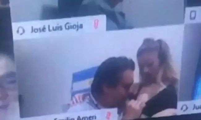 露鸟？加拿大政客在视频会议两次大型社死