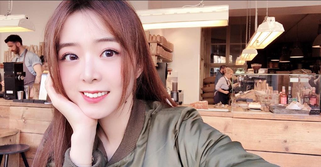 theshy和余霜悄悄话,theshy用中文接受采访余霜