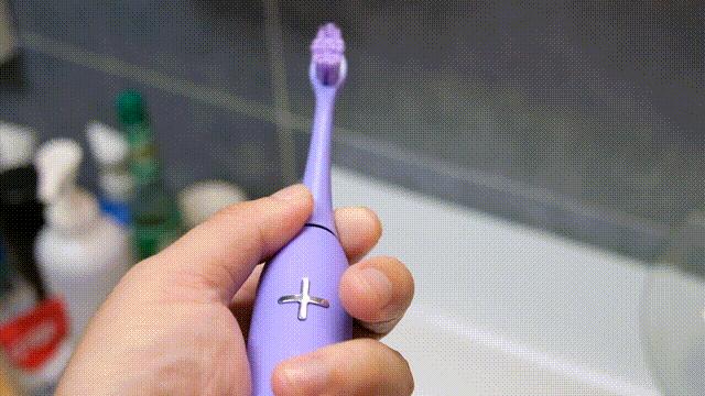 种植牙推荐电动牙刷,根据自己的牙选择电动牙刷