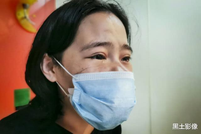 美女为生娃导致面部畸形，流浪街头自救：想活久一点，陪儿子长大