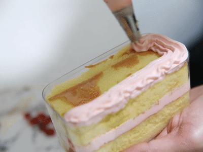 「十堰」这个85后男生开的甜品店，一口就被TA撩到！来了就赖着不想走