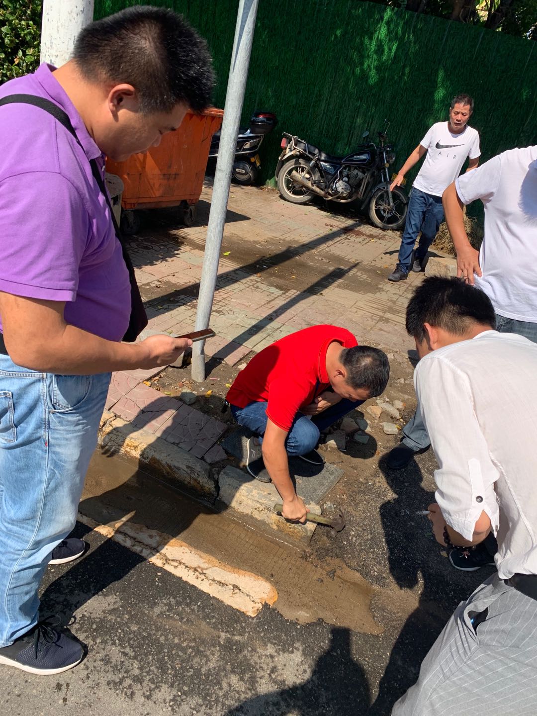 “凶手”查明!漳州一对父子沾路边“积水”身上多处腐烂!水样检测结果是烧碱