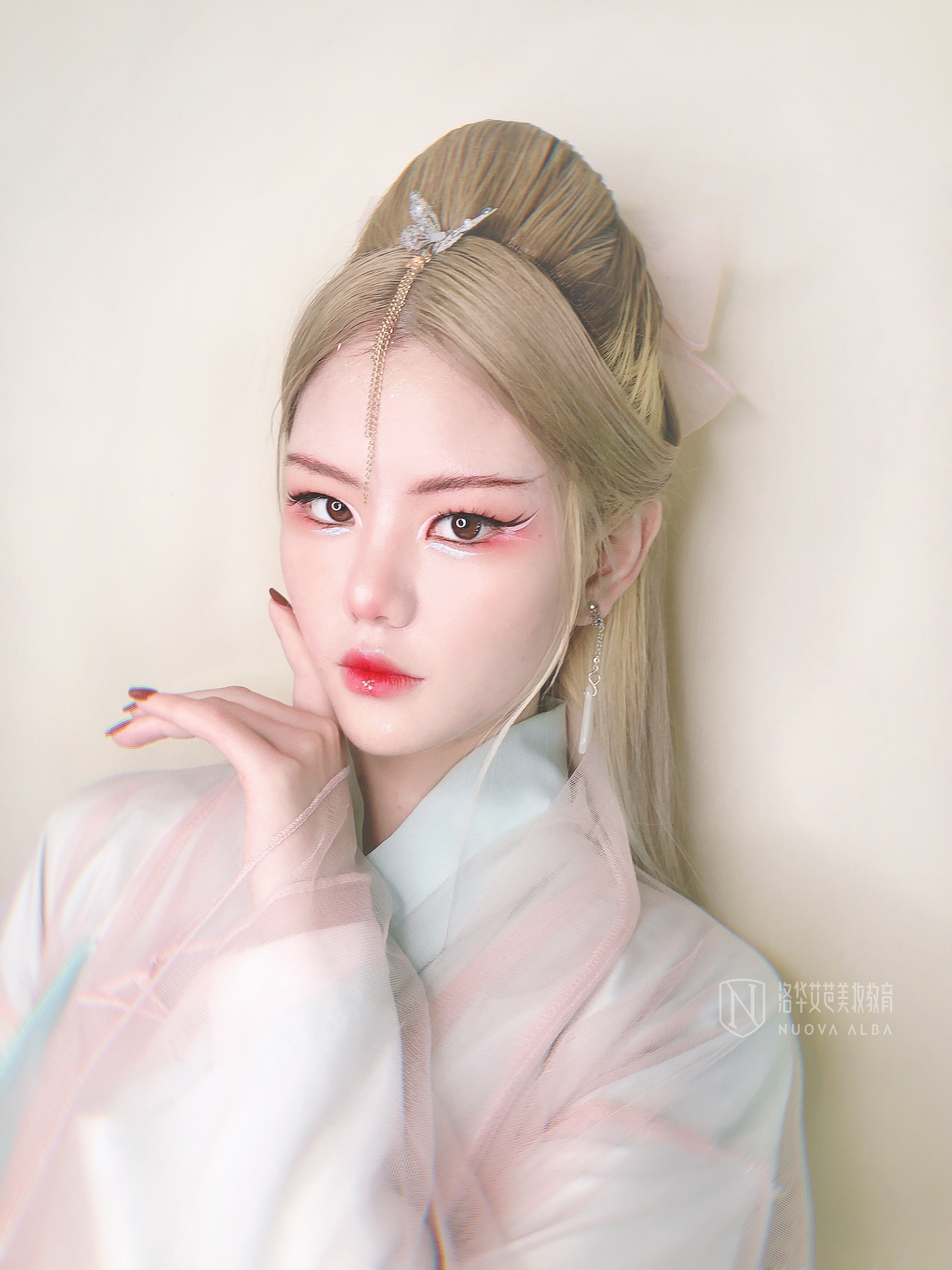 学化妆好还是学美容好,学化妆好还是学美甲美睫好