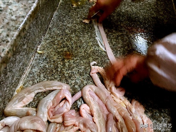 川味香肠，南方人该怎么吃，才不被辣晕了？