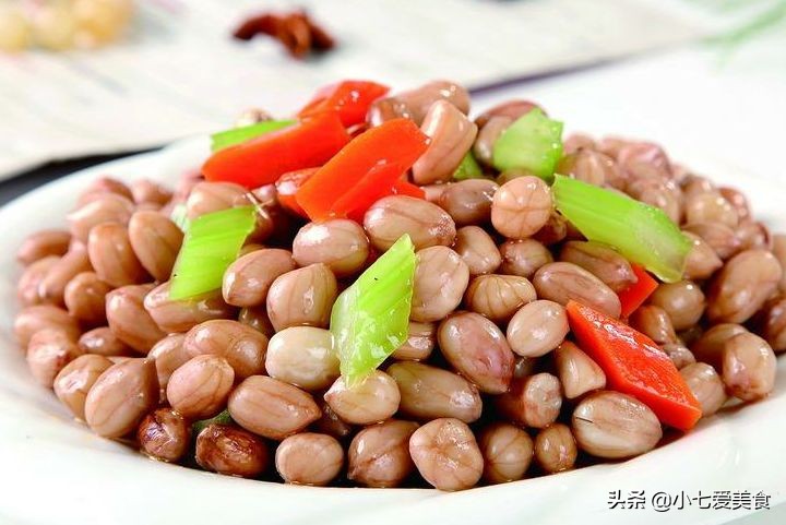 煮花生米煮熟了要盖锅盖吗,煮花生米时要不要扒拉扒拉