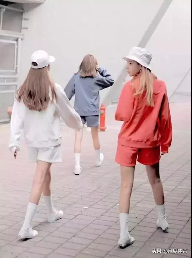 高中男孩穿的运动袜,女生穿运动袜