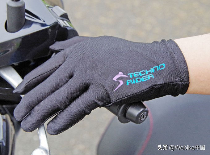 下雨天摩托车必备装备,骑摩托车下雨天必备神器