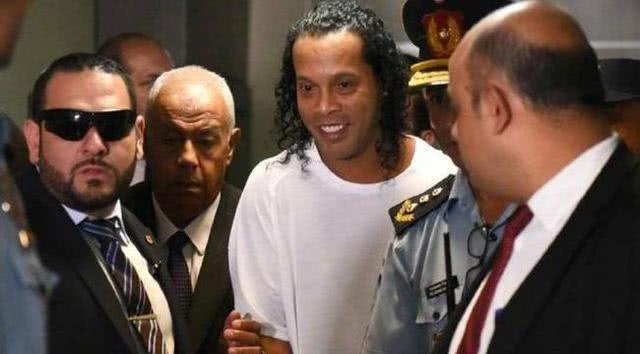 小罗出狱后首次谈狱中生活,厉害了我的电影片段